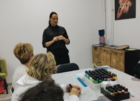 Kreativna radionica izrade mandala u Think Pink Centru